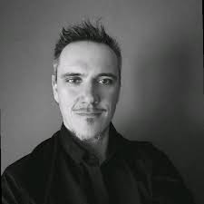 Cyrille - Directeur Général